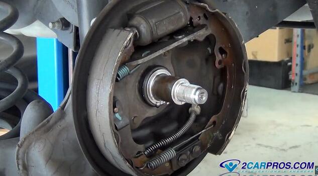 symptoms of bad automotive brake shoes