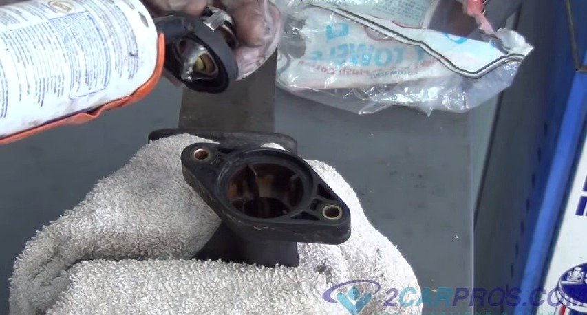 Chrysler pt cruiser thermostat replacement #4